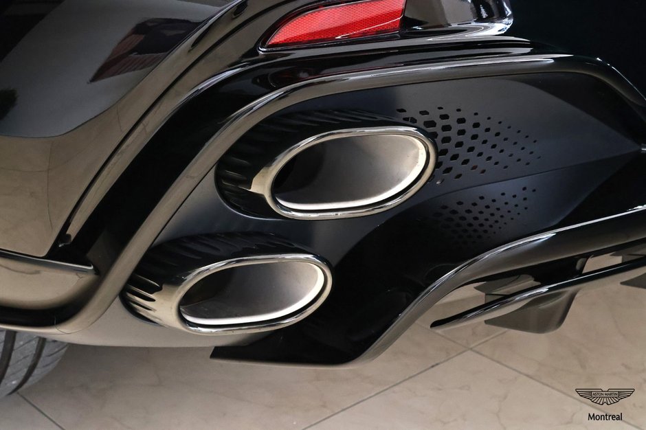 2026 Aston Martin DBX S S-22