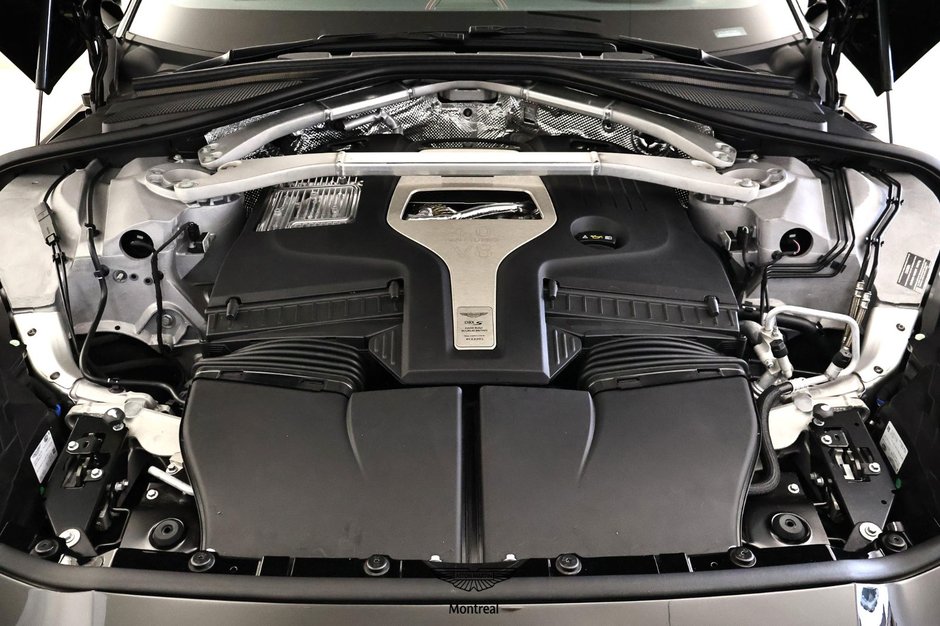 2026 Aston Martin DBX S S-8