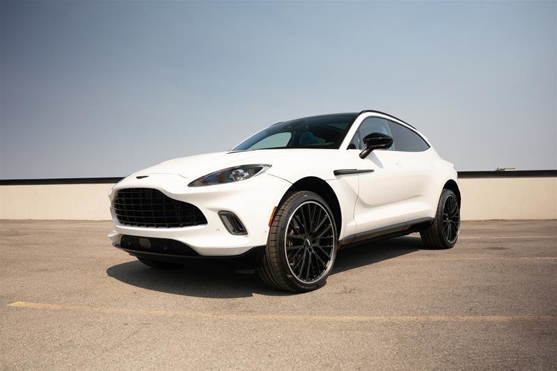 Aston Martin DBX AWD 2999$ per month *details in store 2023-17