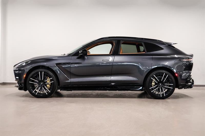 Aston Martin DBX707 707 2024-2