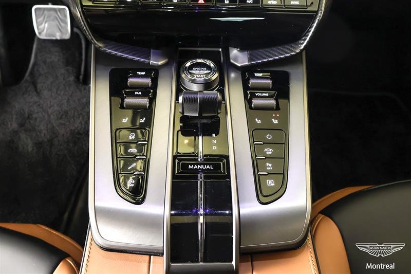 Aston Martin Vanquish  2025-22