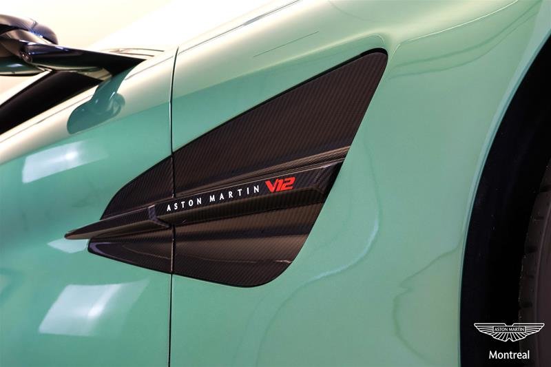 Aston Martin Vanquish  2025-5