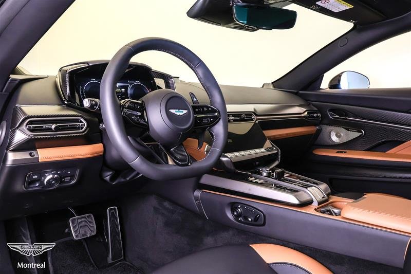 Aston Martin Vanquish  2025-18