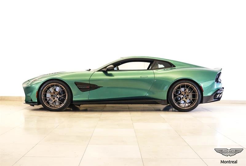 Aston Martin Vanquish  2025-15