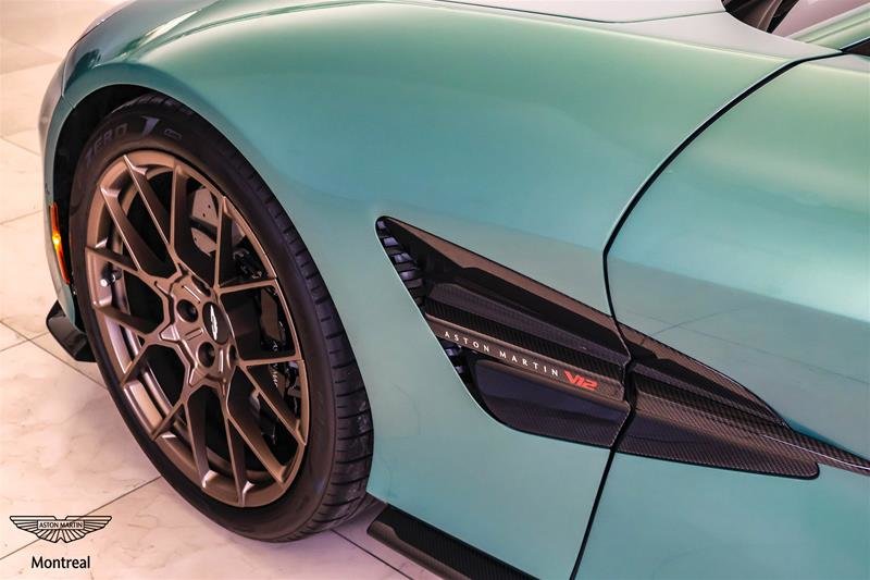 Aston Martin Vanquish  2025-25
