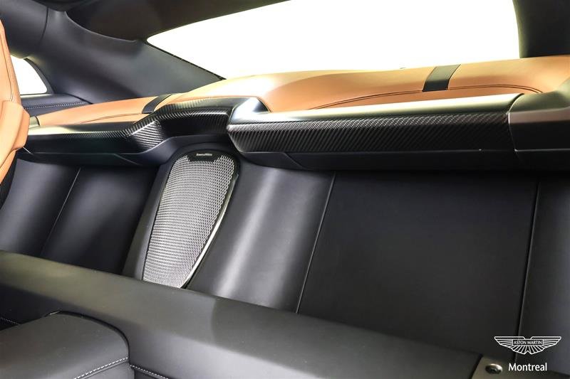 Aston Martin Vanquish  2025-12