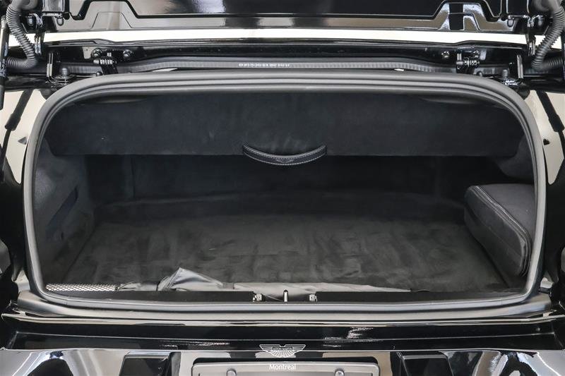 Aston Martin Vanquish Volante 2026-16