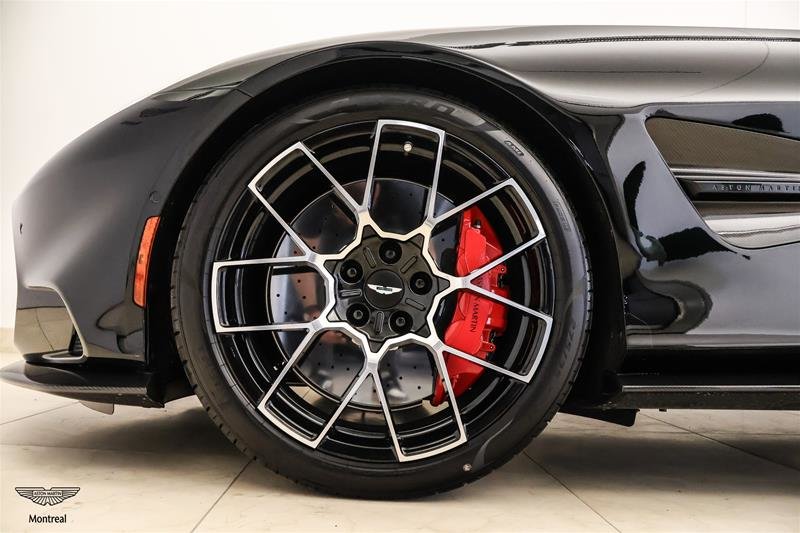 Aston Martin Vanquish Volante 2026-12