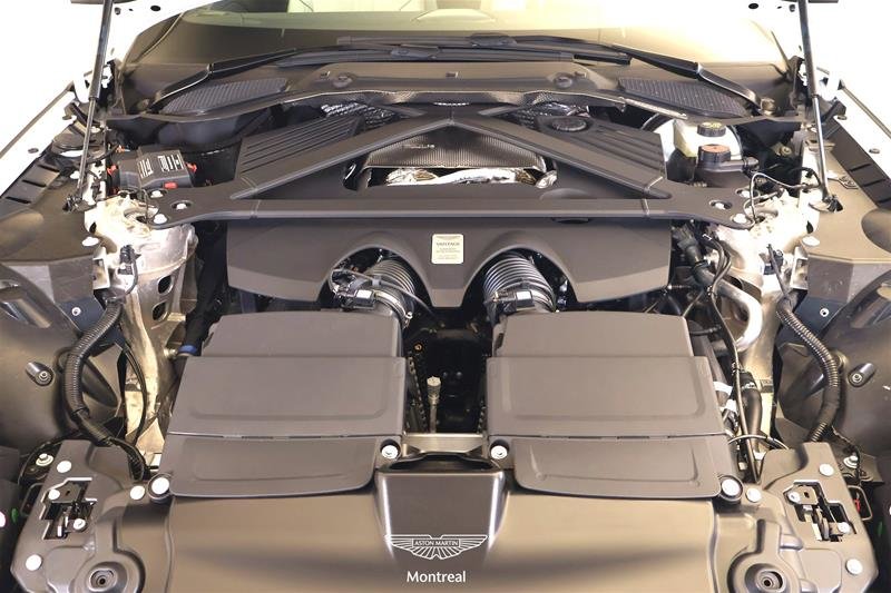 2025 Aston Martin Vantage Coupe-19