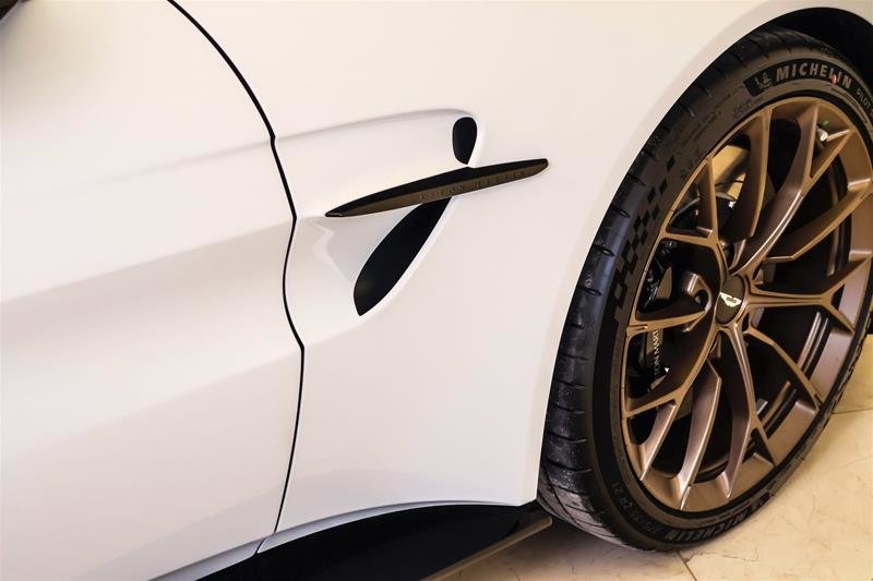 2025 Aston Martin Vantage Coupe-4