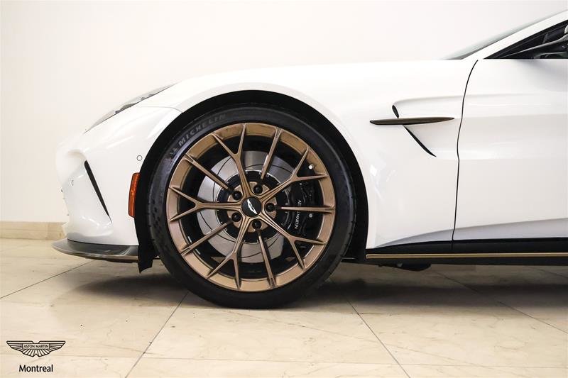 Aston Martin Vantage Coupe 2025-11
