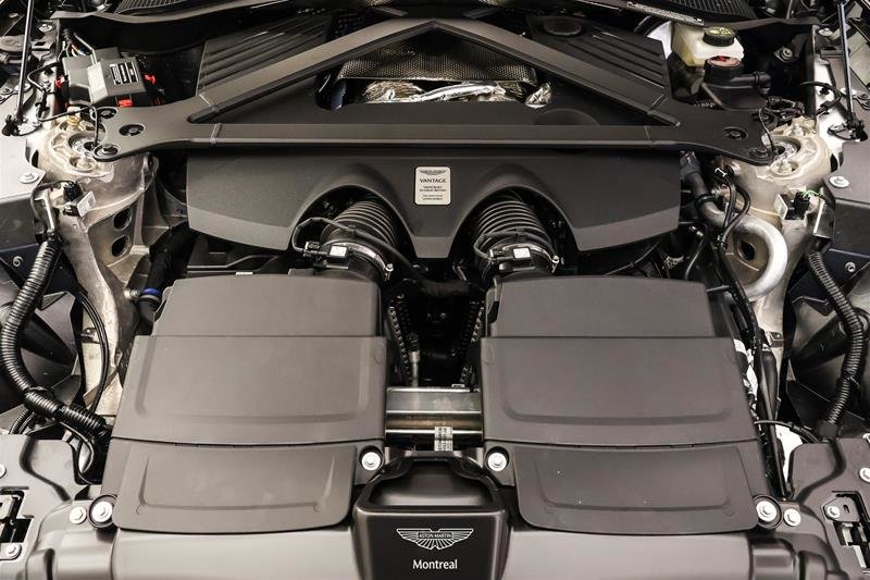 2026 Aston Martin Vantage Roadster-17