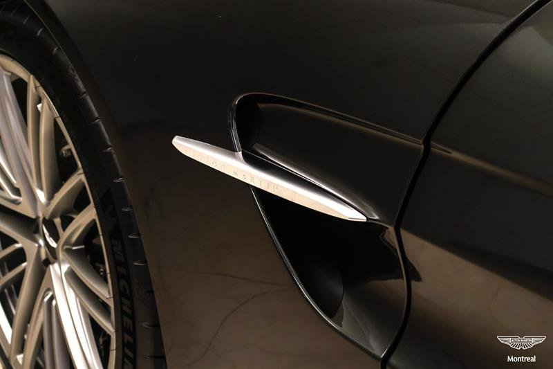 2026 Aston Martin Vantage Roadster-12