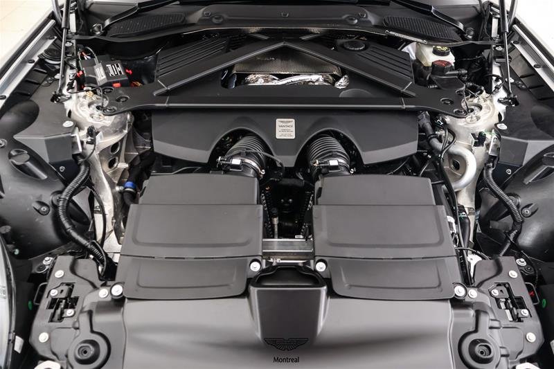 2026 Aston Martin Vantage Roadster-17