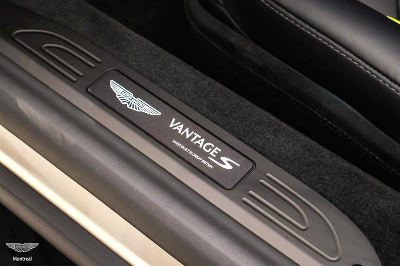 Aston Martin Vantage S Roadster 2026-9