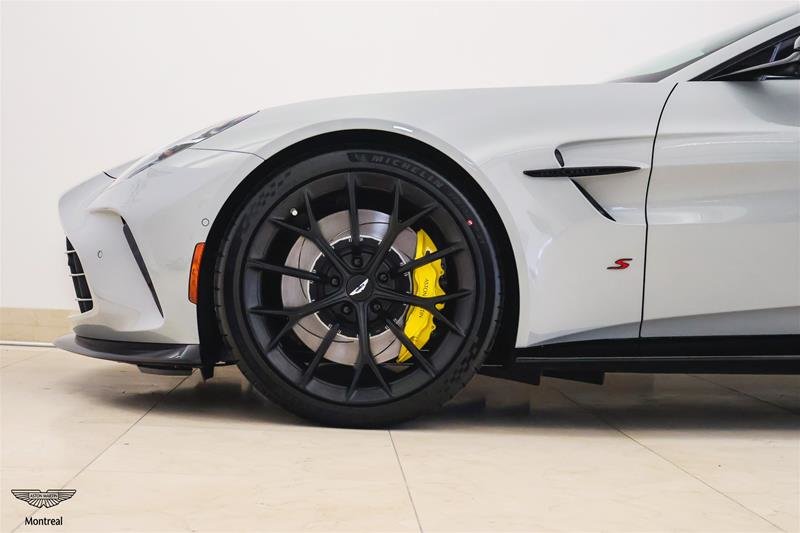 2026 Aston Martin Vantage S Roadster-1