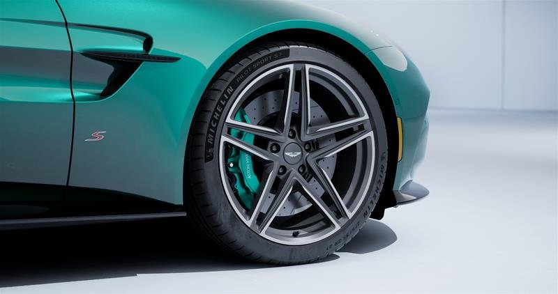 Aston Martin Vantage S Coupe 2026-3