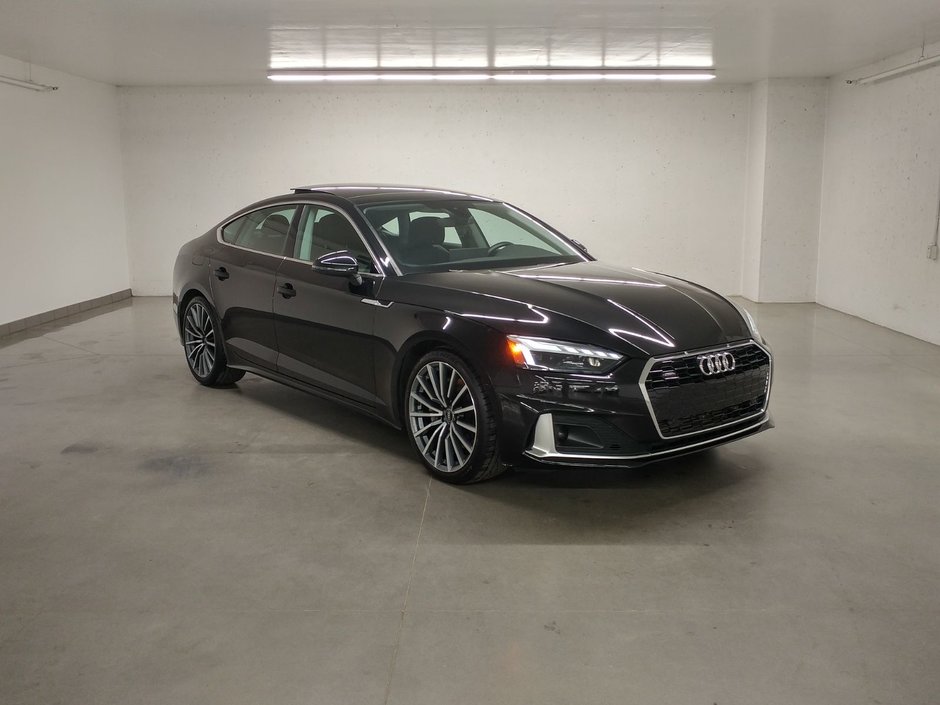 Audi A5 Sportback KOMFORT QUATTRO TOIT PANO | ANGLE MORT | CARPLAY 2023 à Laval, Québec