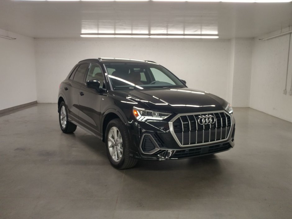 2025 Audi Q3 45 KOMFORT QUATTRO TOIT PANO|VOLANT CHAUFFANT in Laval, Quebec