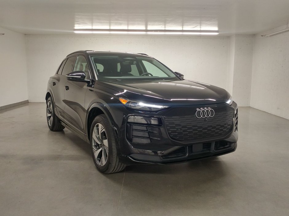 Audi Q6 e-tron QUATTRO BLACK OPTICS|TOIT PANO|NAVI|CARPLAY|CAMERA 2025 à Laval, Québec