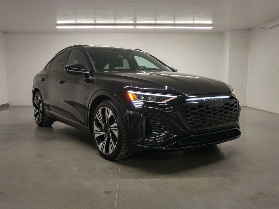 2024  Q8 e-tron Sportback QUATTRO TECH PACK | BLACK COMPETITION | TOIT in Laval, Quebec