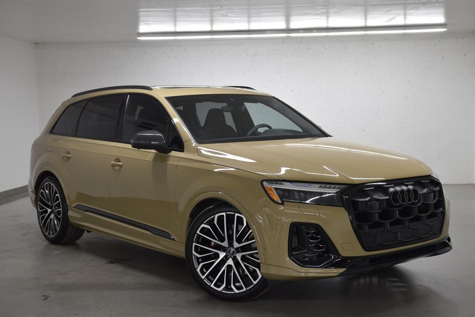 2025 Audi SQ7 BLACK OPTICS|SPORT EXHAUST|MASSAGE SEAT|HITCH|22PO in Laval, Quebec