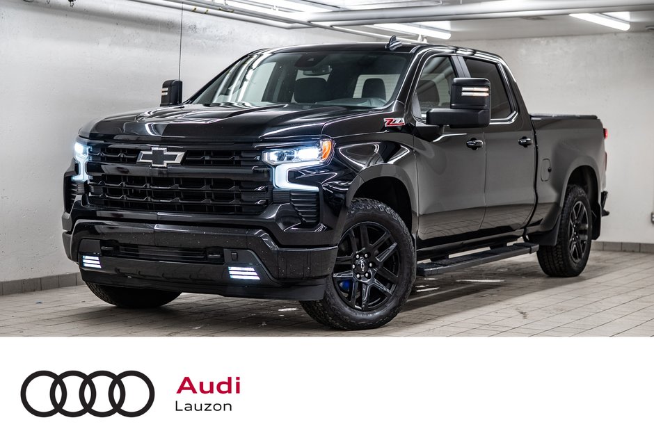 Chevrolet Silverado 1500 RST V8 5.3L CREW CAB Z71 4X4 2023 à Laval, Québec