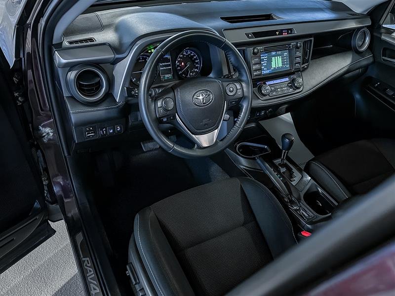 2018 Toyota RAV4 XLE-9