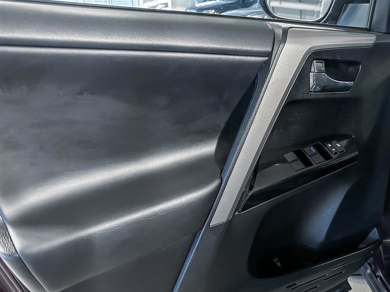 2018 Toyota RAV4 XLE-8