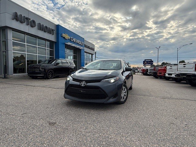 2018 Toyota COROLLA in Mont-Laurier, Quebec - w940px