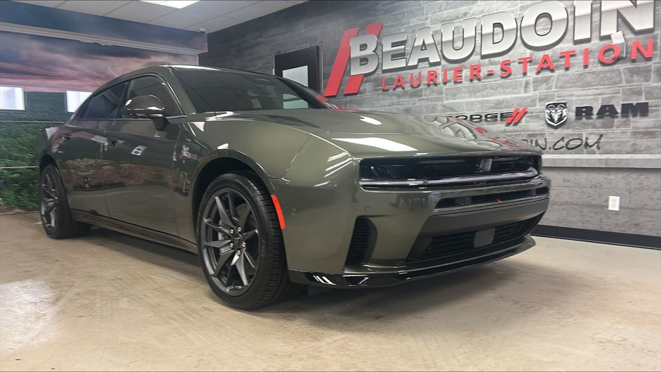 Dodge Charger 4-Doors SCAT PACK PLUS 2026
