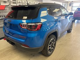 Jeep Compass Trailhawk 2024 ENSEMBLE ATTELAGE REMORQUE * SIÈGES ET VOLANT CHAUFFANTS * DÉMARREUR À DISTANCE