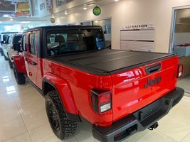 Jeep Gladiator WILLYS 2023 3.99% /72 mois *ENSEMBLE TEMPS FROID * 4WD AUTO * 2 TOITS  * CHAINE AUDIO ALPINE * ENSEMBLE REMORQUE