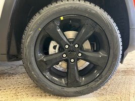 2025 Jeep Grand Cherokee LAREDO ALTITUDE