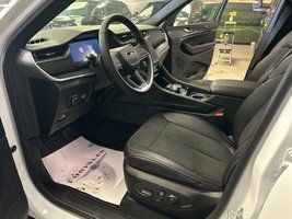 2025 Jeep Grand Cherokee LAREDO ALTITUDE