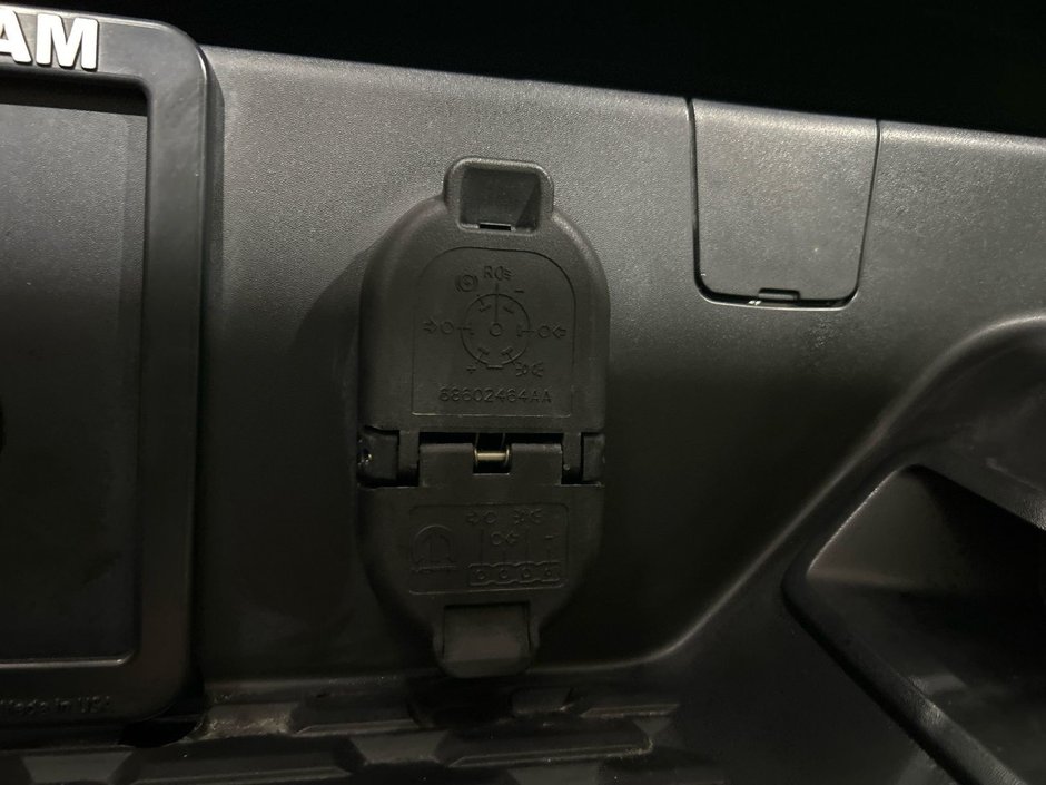 2025 Ram 1500 SPORT Sport