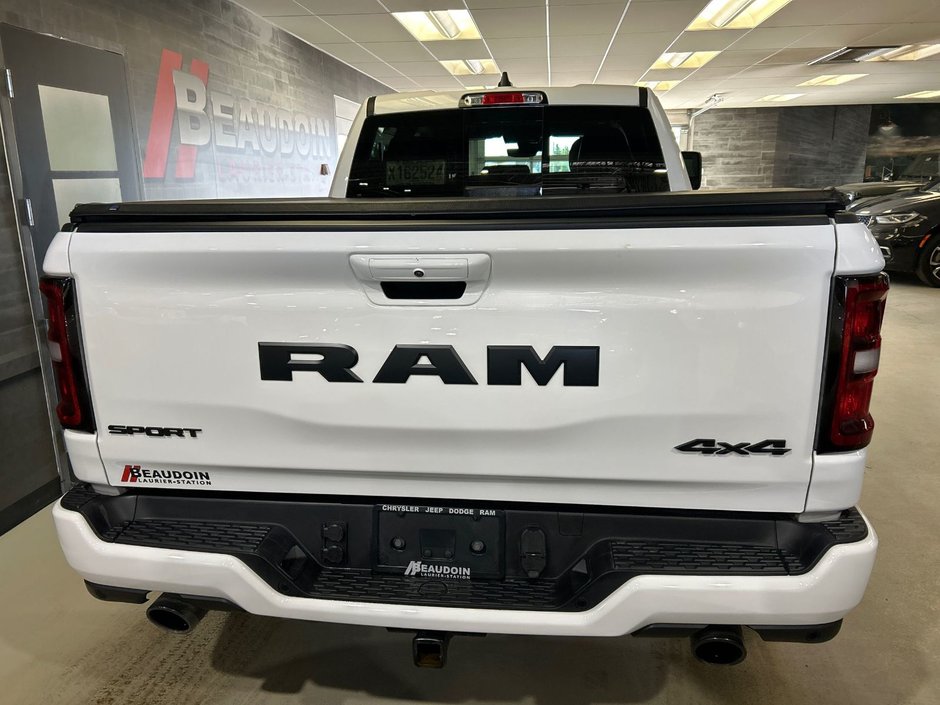 2025 Ram 1500 SPORT Sport