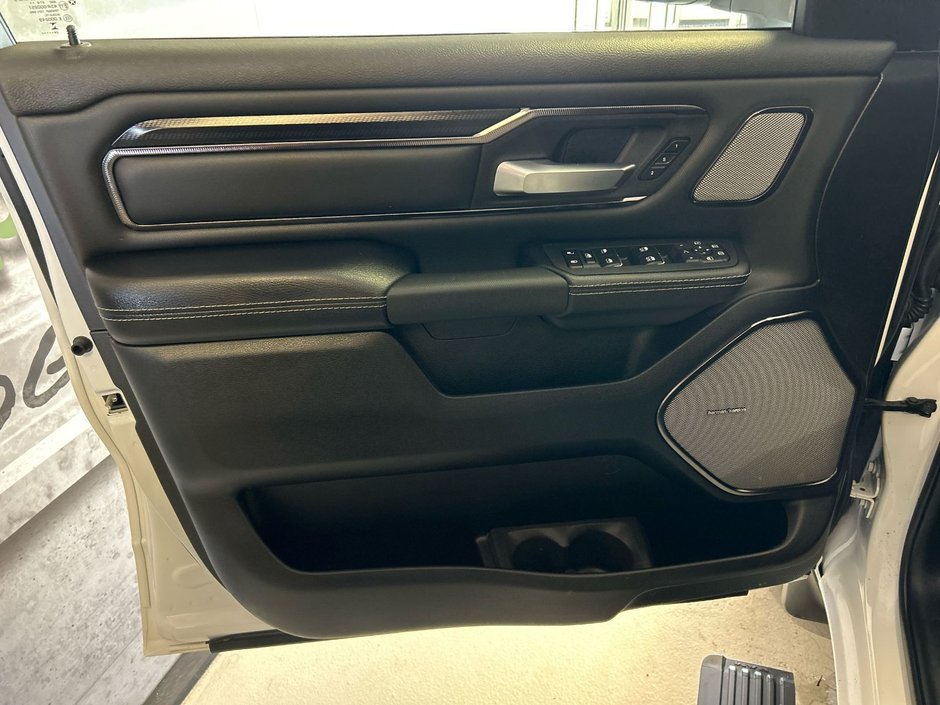 2025 Ram 1500 SPORT Sport