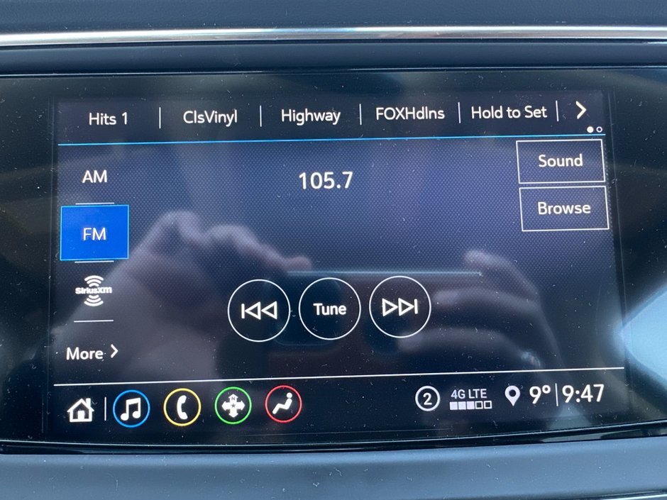2021 Buick Enclave AWD 4dr Essence-30