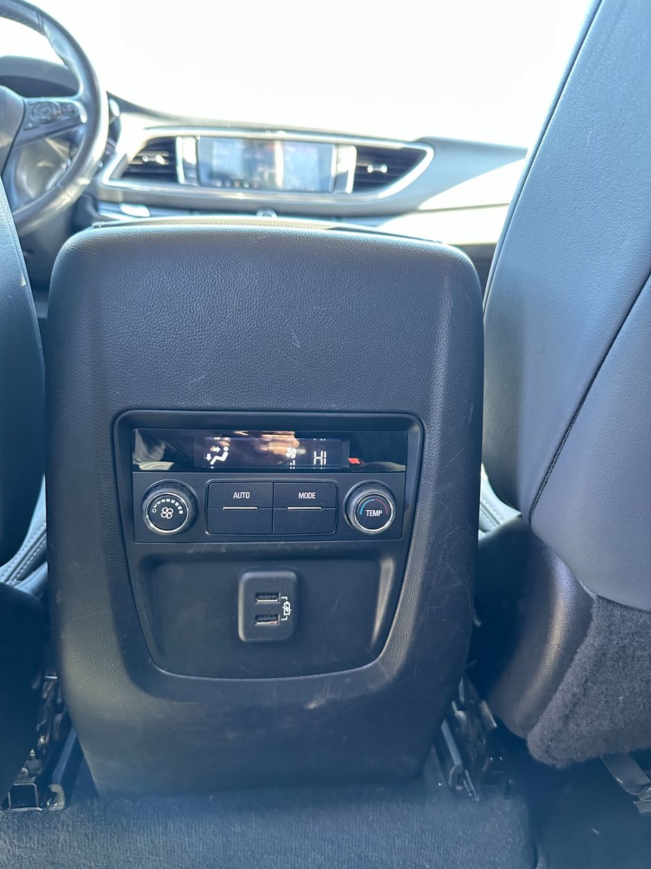 2021 Buick Enclave AWD 4dr Essence-12