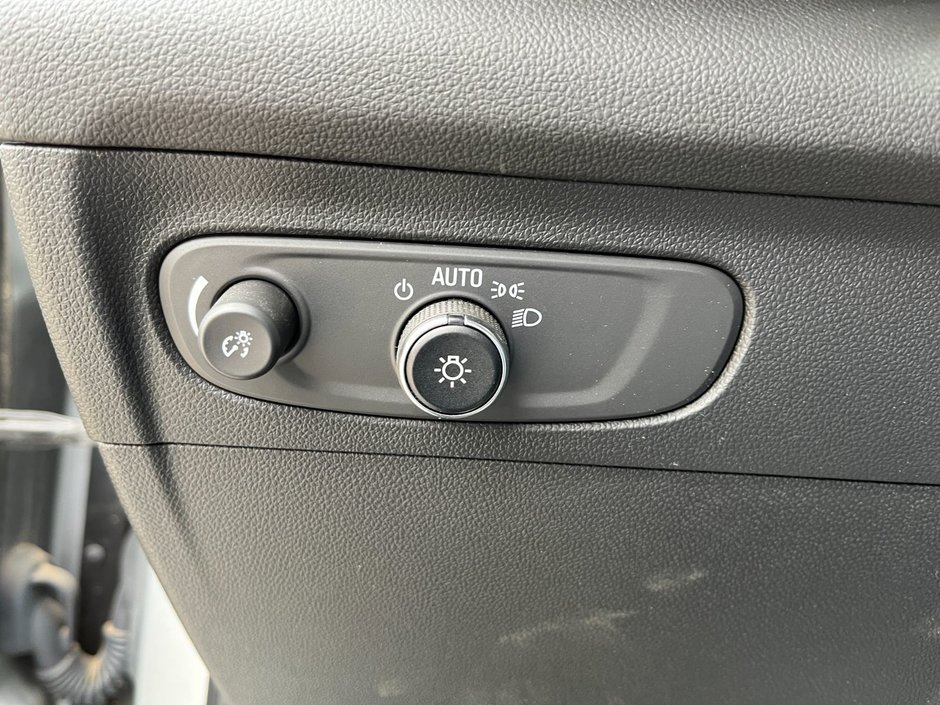 2023 Buick ENVISION AWD 4dr Essence-22