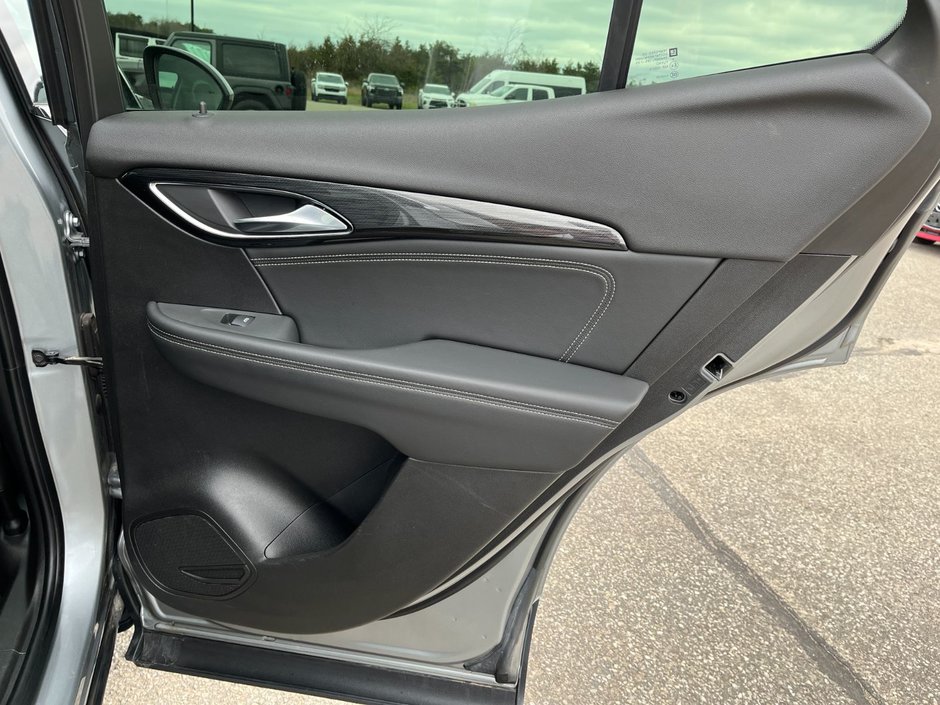 2023 Buick ENVISION AWD 4dr Essence-15