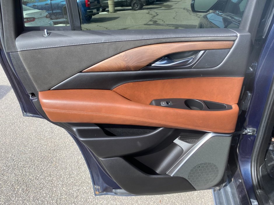 2018 Cadillac Escalade Premium Luxury-12