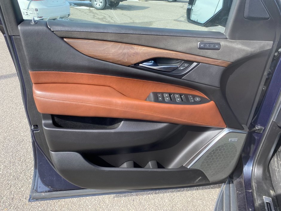 2018 Cadillac Escalade Premium Luxury-8