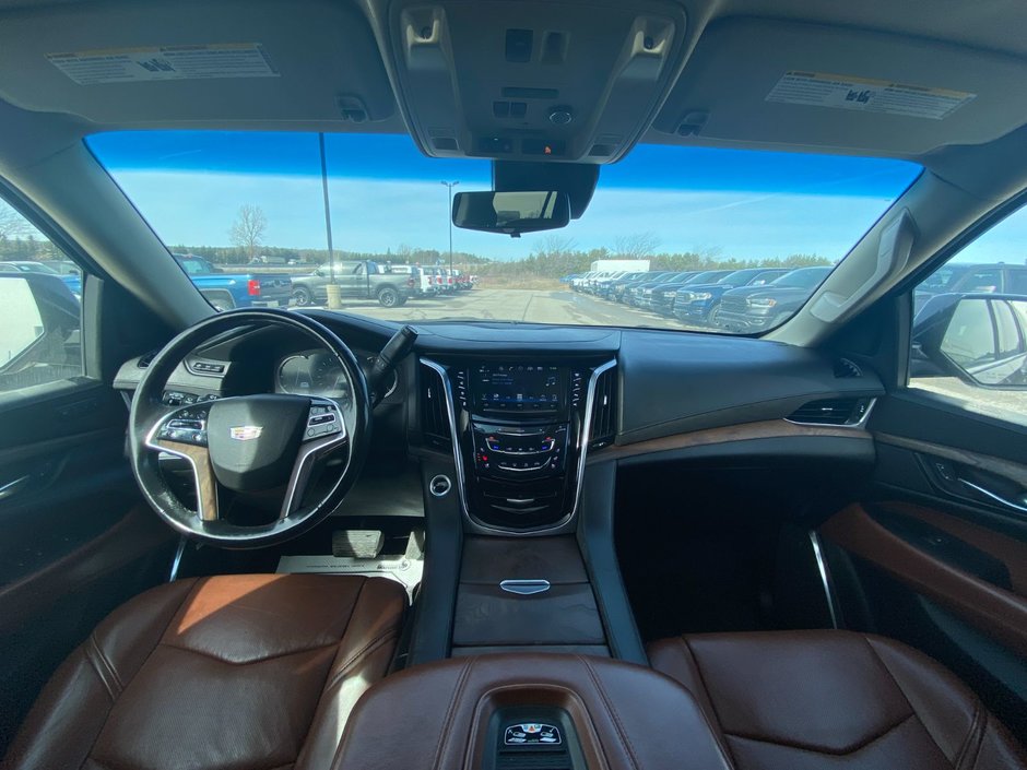 2018 Cadillac Escalade Premium Luxury-24