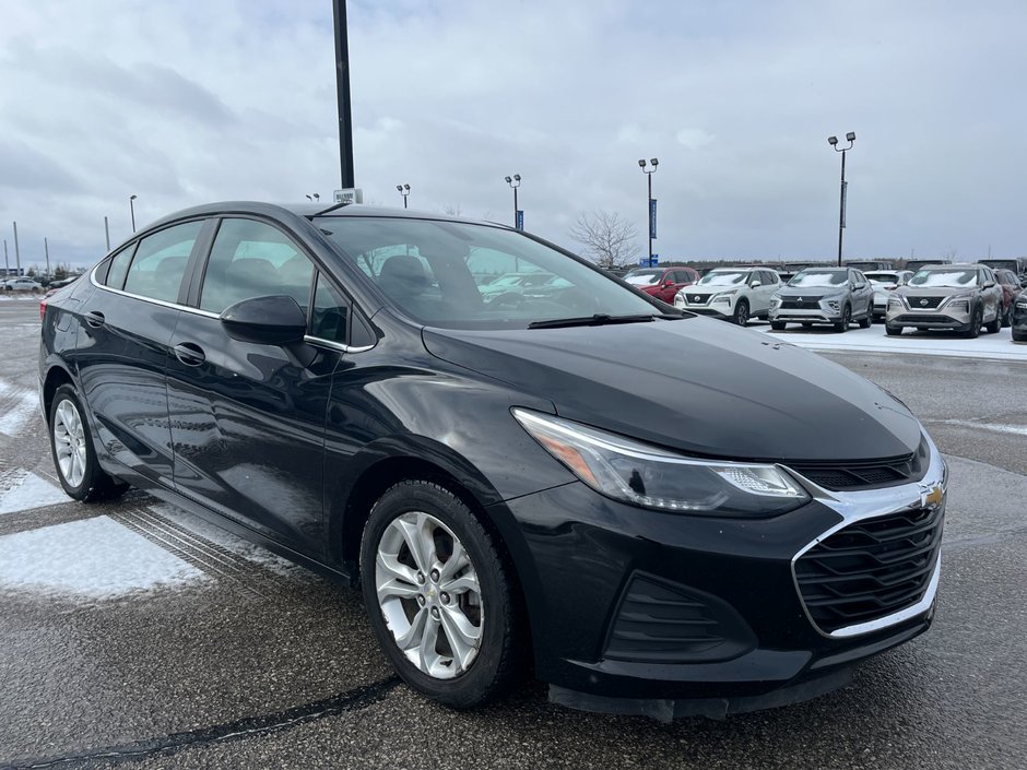 2019 Chevrolet Cruze LT FWD-2