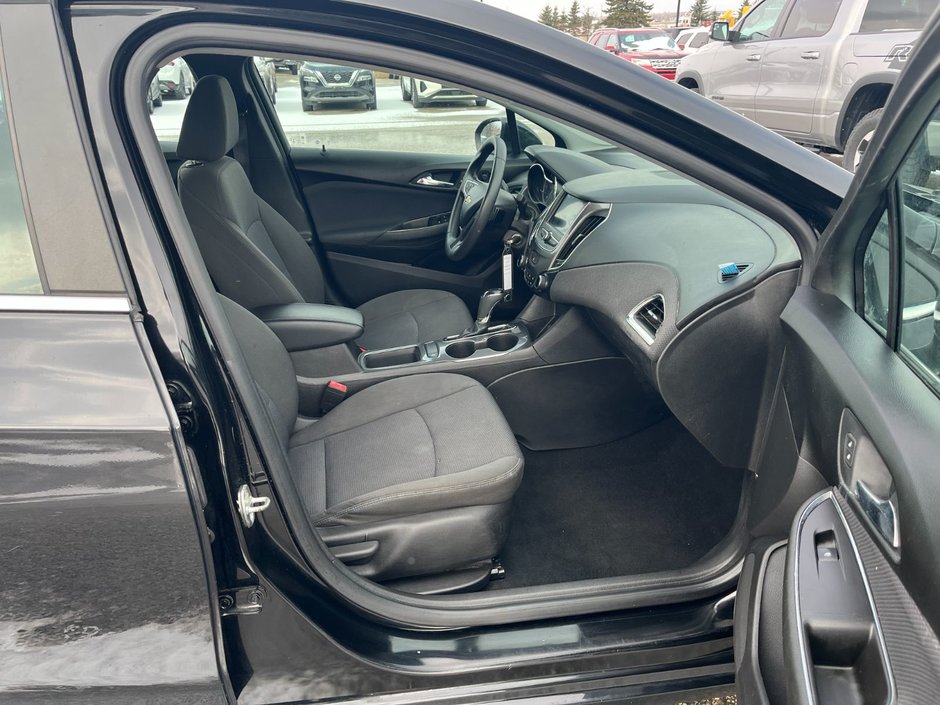 2019 Chevrolet Cruze LT FWD-18