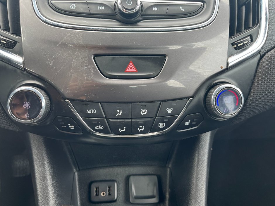 2019 Chevrolet Cruze LT FWD-25