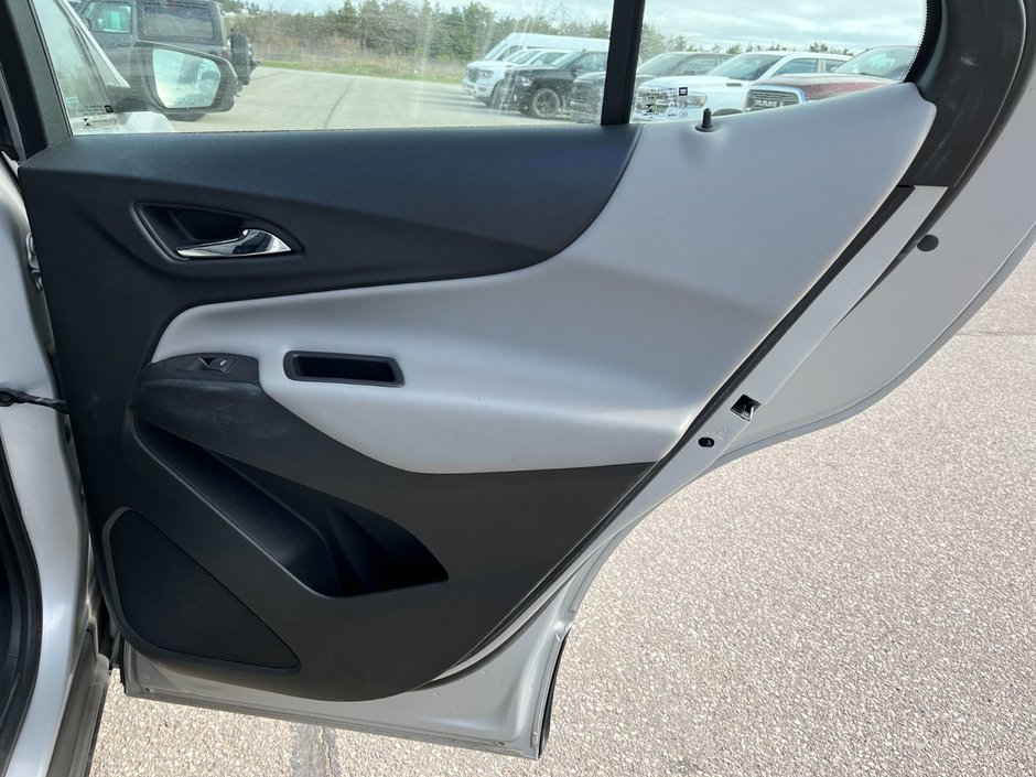 2021 Chevrolet Equinox FWD 4dr LS w/1LS-15