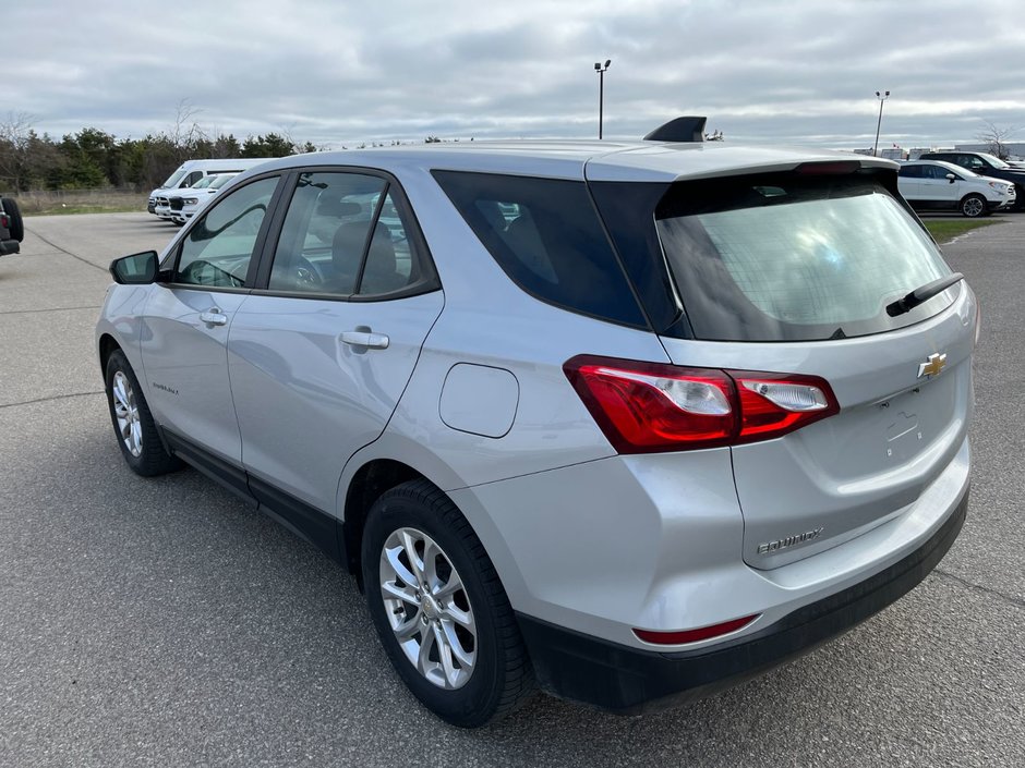 2021 Chevrolet Equinox FWD 4dr LS w/1LS-6
